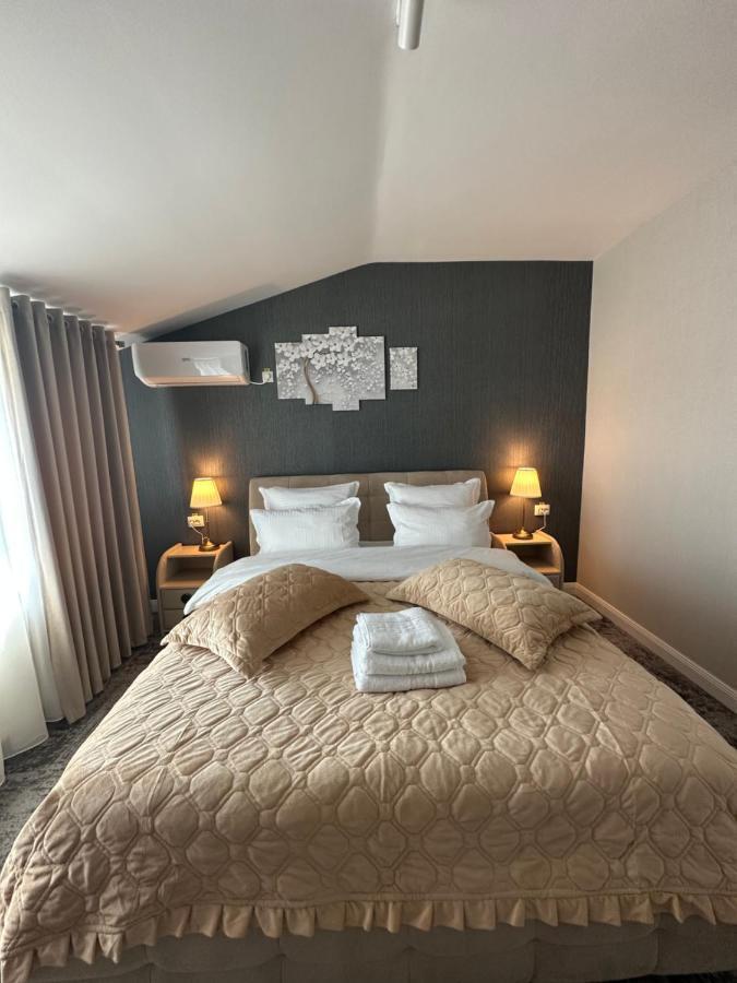 Complex Rediu 54 Luxury Apartaments Yaş Dış mekan fotoğraf