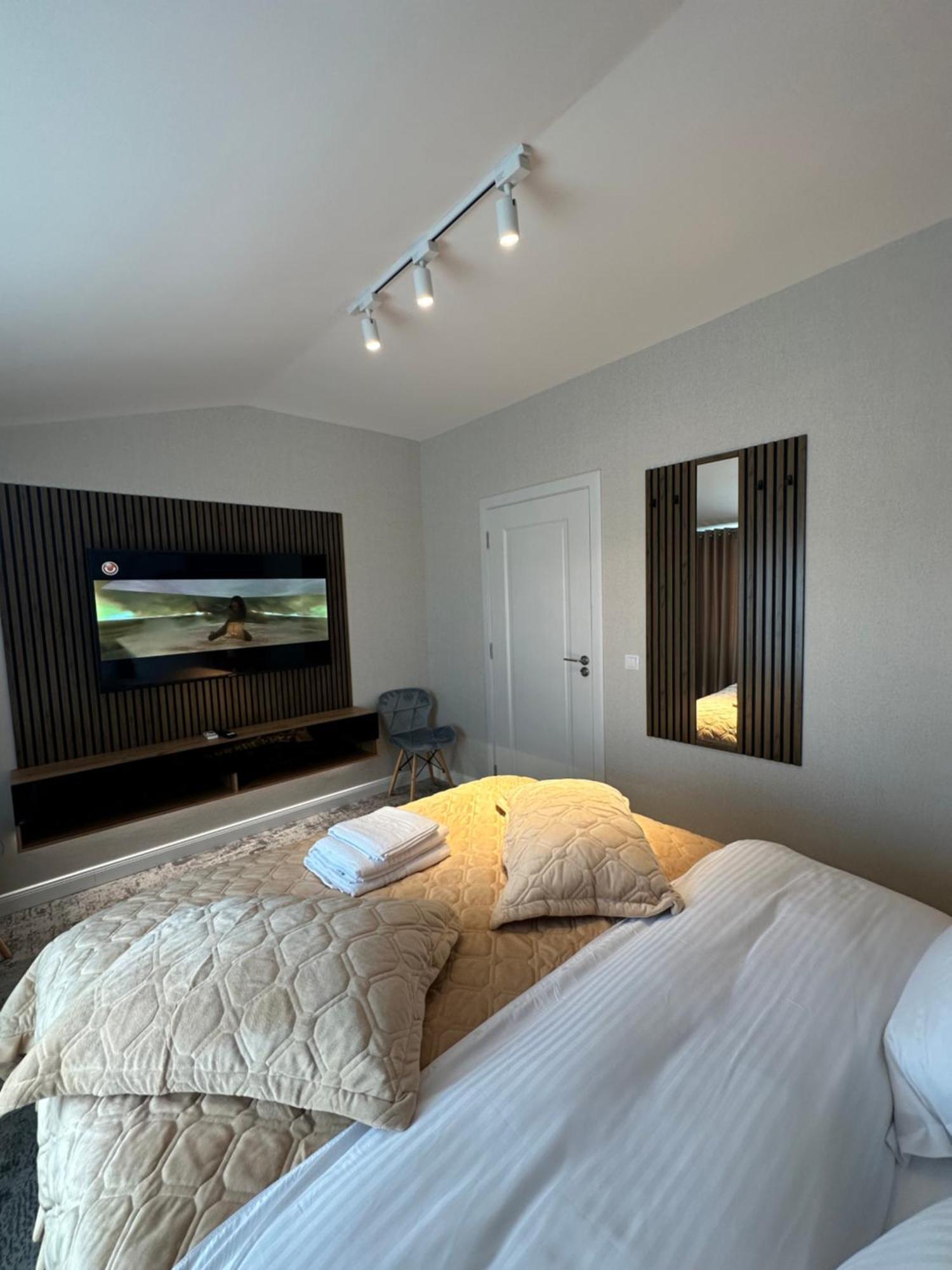 Complex Rediu 54 Luxury Apartaments Yaş Dış mekan fotoğraf