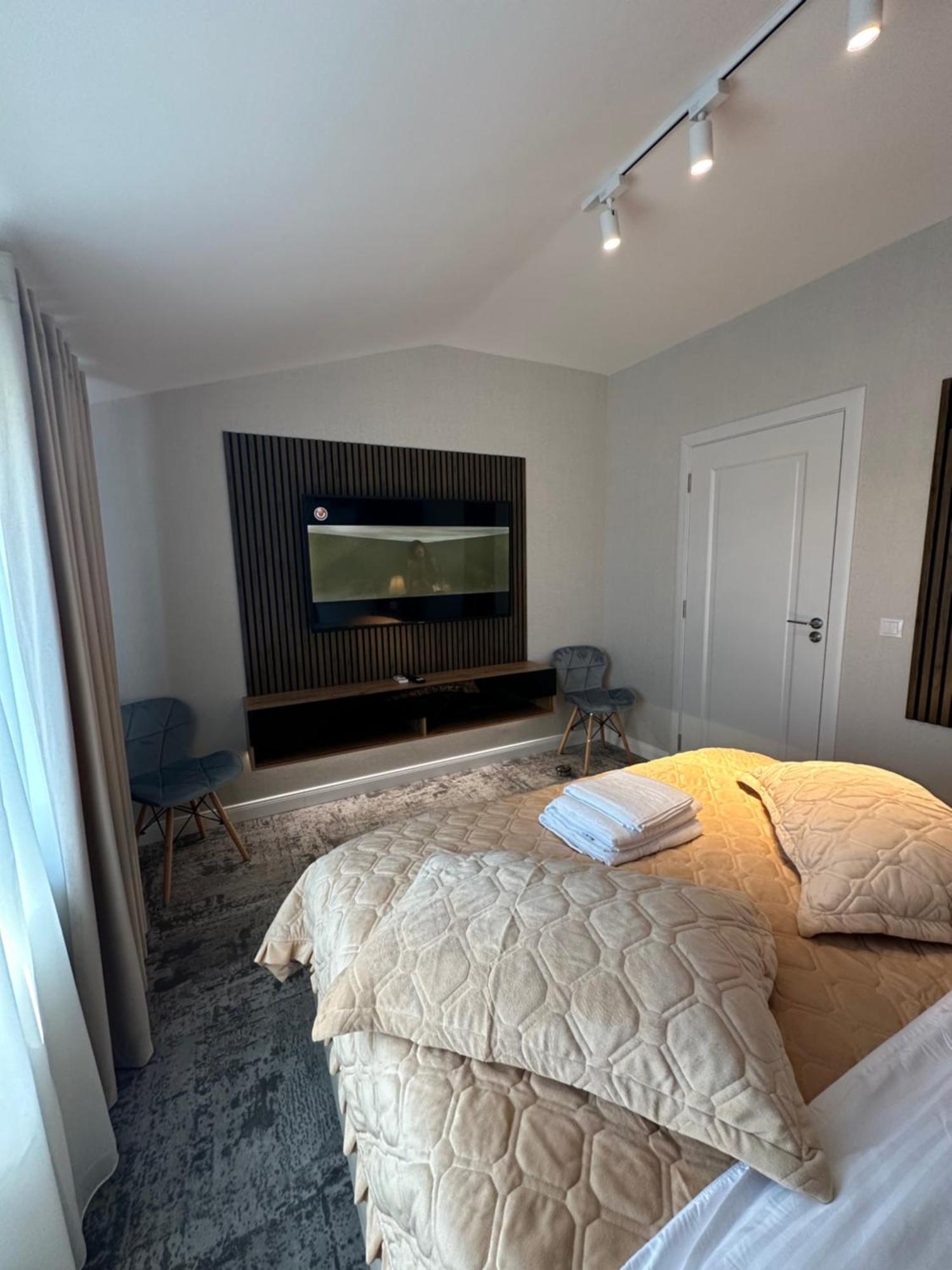 Complex Rediu 54 Luxury Apartaments Yaş Dış mekan fotoğraf