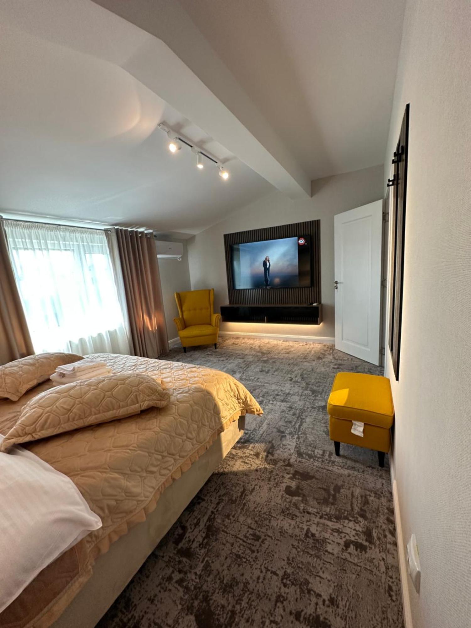 Complex Rediu 54 Luxury Apartaments Yaş Dış mekan fotoğraf